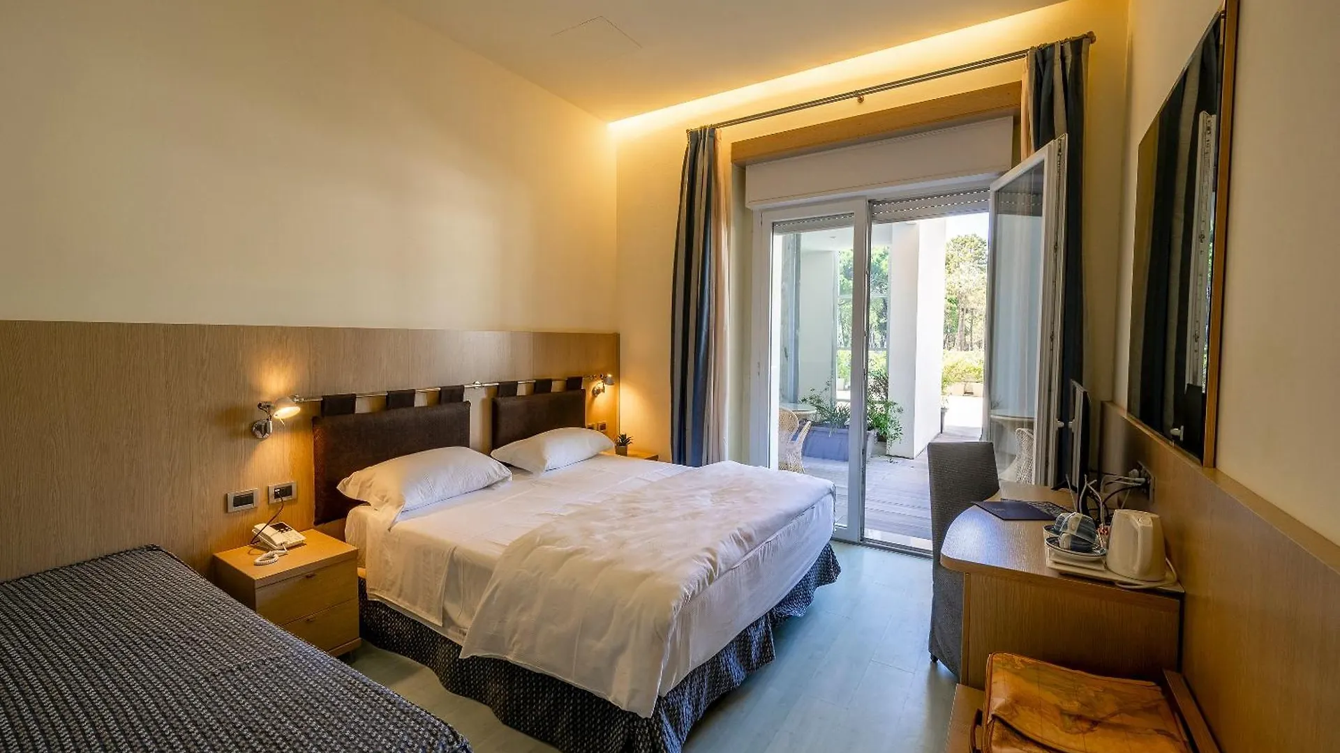 Il Tridente Hotel 비비오네